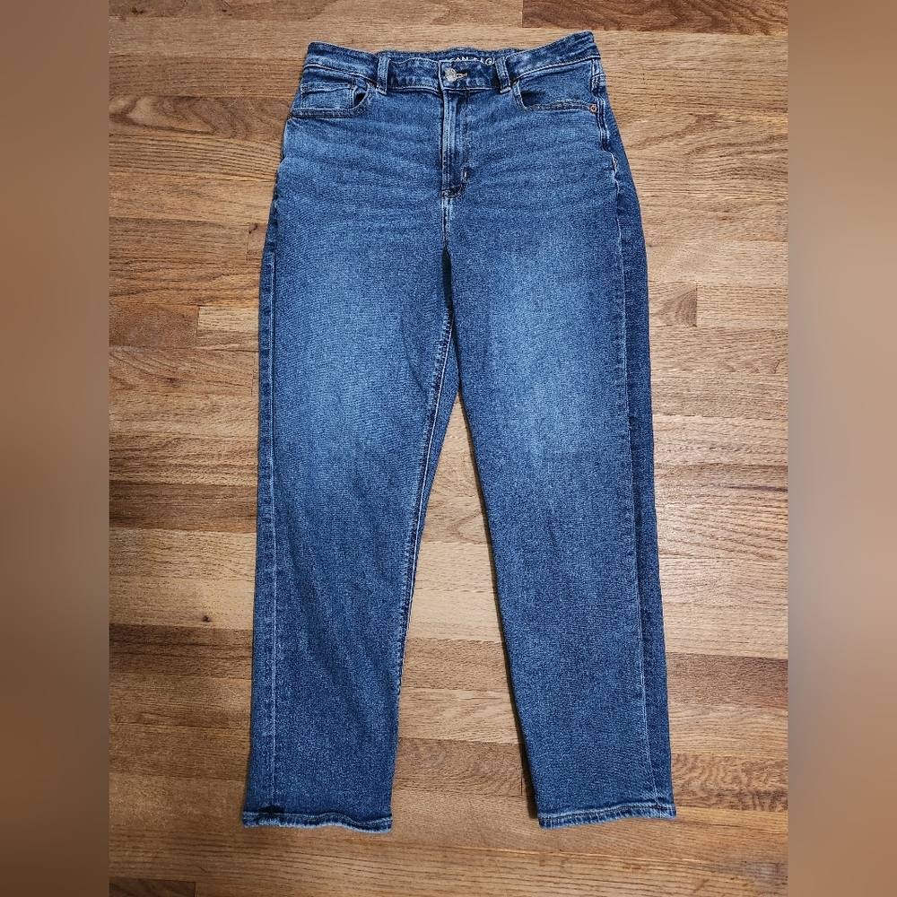 American Eagle mom Jean